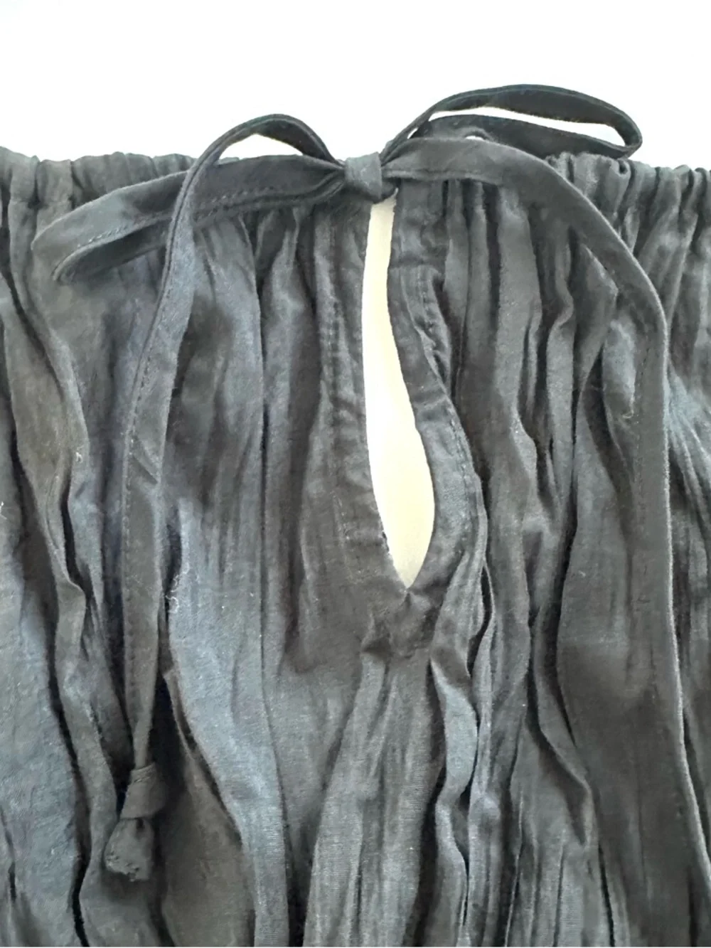 J.Crew Crinkled Tank Top in Black | XL |
NWT - Picture 6 of 12